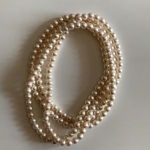 💚2/$12 or 3/$15💚 Extra long faux pearl necklace 80s style!